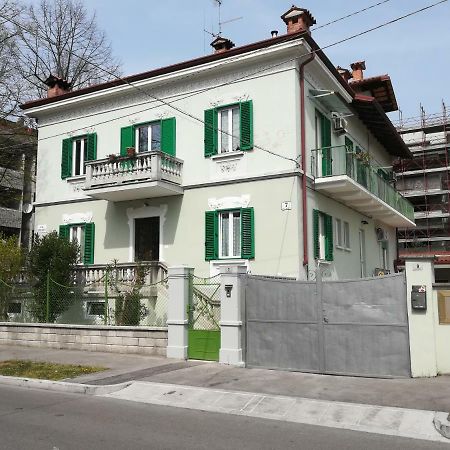 Agli Oleandri Appartamento In Villa Con Con Parcheggio 戈里齐亚 外观 照片
