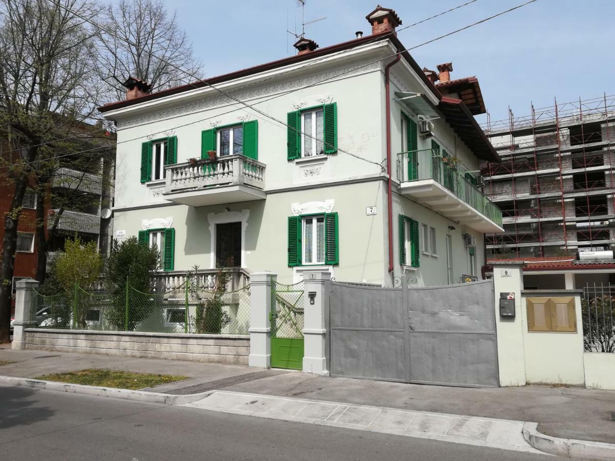 Agli Oleandri Appartamento In Villa Con Con Parcheggio 戈里齐亚 外观 照片